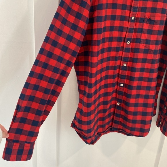 AMERICAN EAGLE red and blue plaid button down - Picture 5 of 10